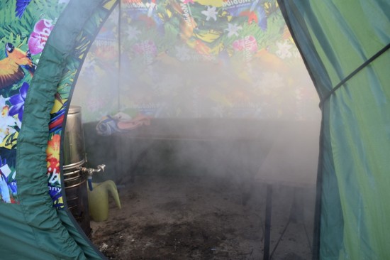 Джин мечется в поисках свободы