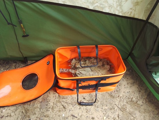 Цена около 1500 в зависимости от курса доллара и размера. Позиционируется как складная сумка для рыбаков, улов туда складывать.