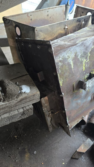 Сварщик запросил 15к за работу, на что я подумал да пусть он чинит что-нибудь себе за 15к