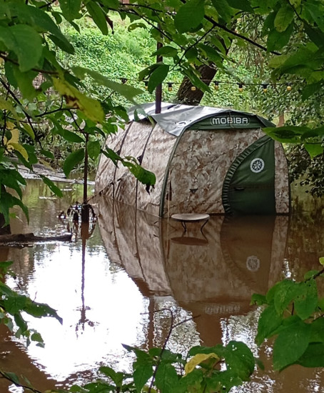 Это Мб-103., которая выдержала не только дожь, но и напор воды по крышу.