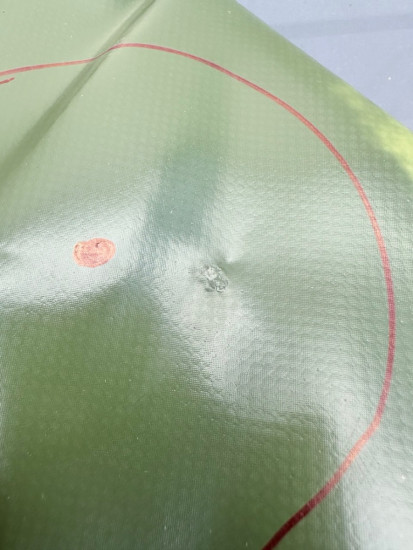 слабый след, не сильно прижата угольком 5 сек.