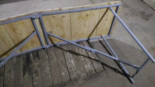 Image_07.jpg (399.3 КБ) 13825 просмотров Снутри полОка профиль 20*20 мм другого небыло ))) Зато держит 4-х упитанных любителей качественного пара ))))