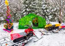 Армейская палатка Роснар Р-34 со снегоходами
